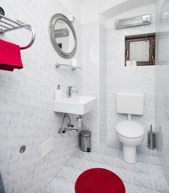 Apartments Vega Ljubljana Phòng bức ảnh