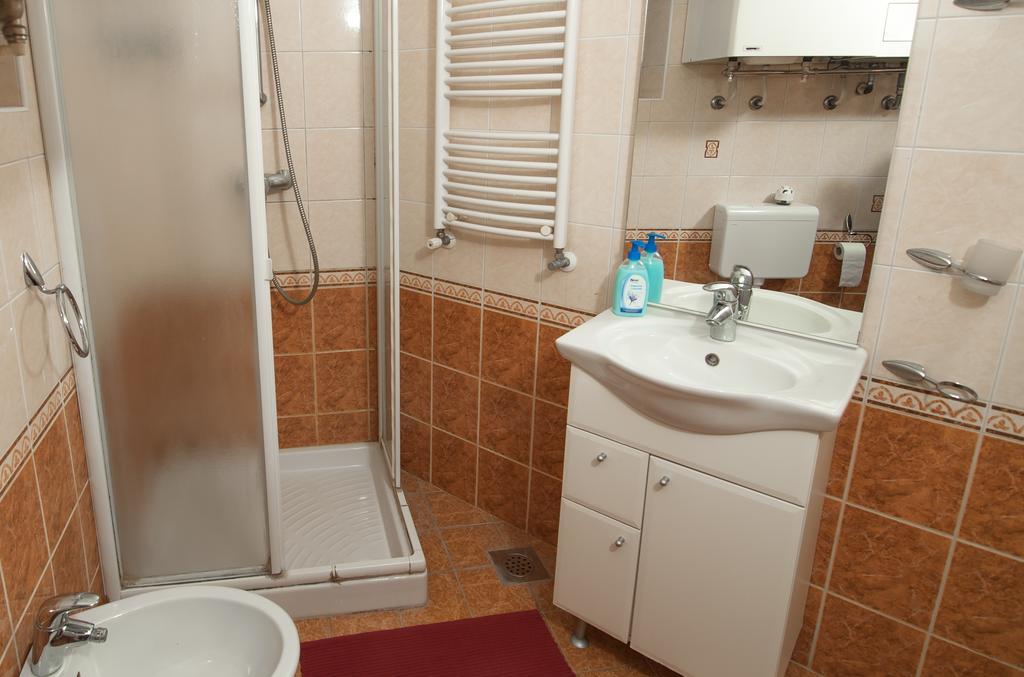 Apartments Vega Ljubljana Phòng bức ảnh